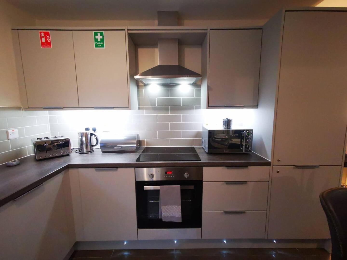 Belfast Central 2 Bedroom Luxurious Modern Stay Exterior photo