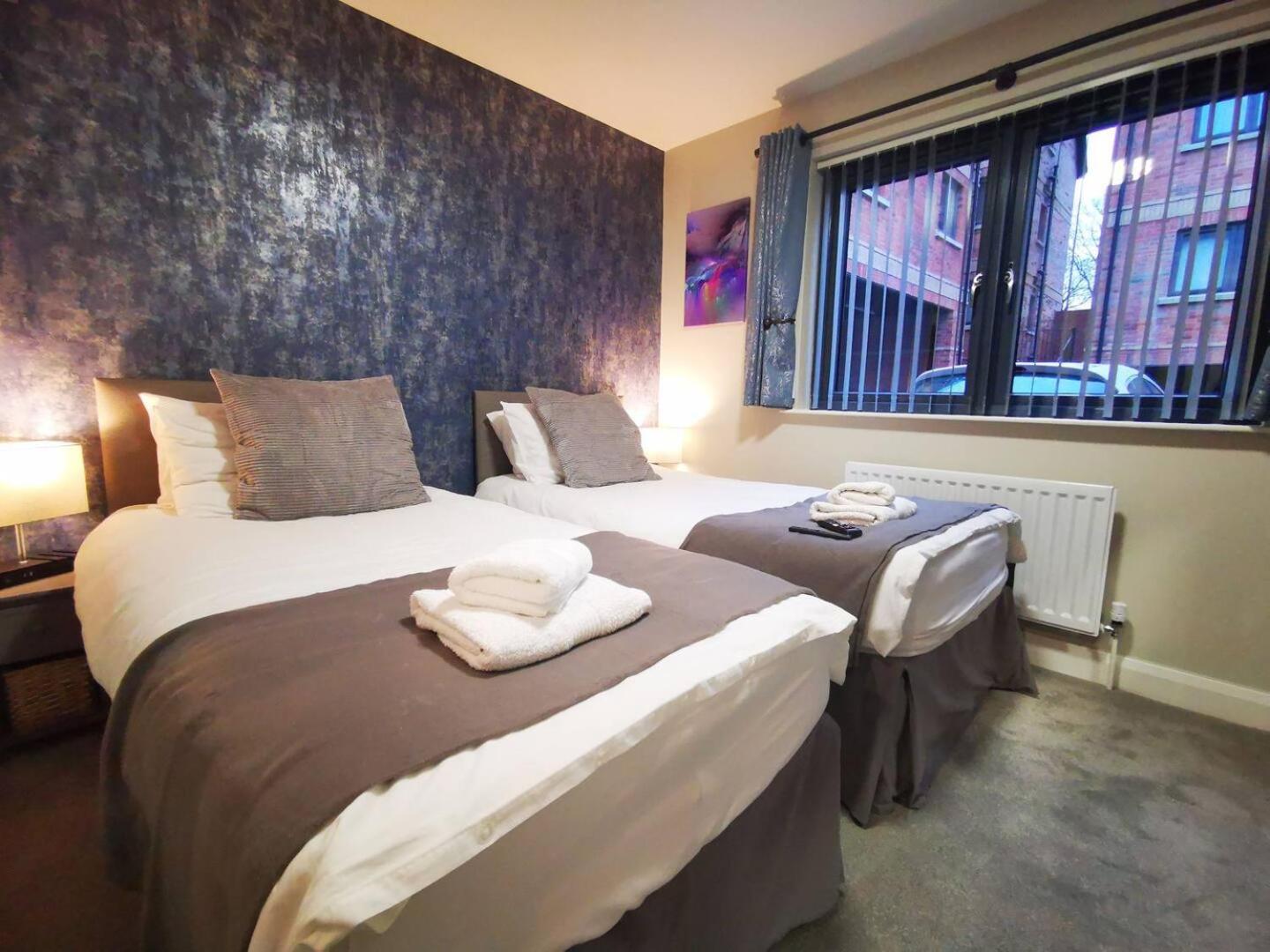 Belfast Central 2 Bedroom Luxurious Modern Stay Exterior photo