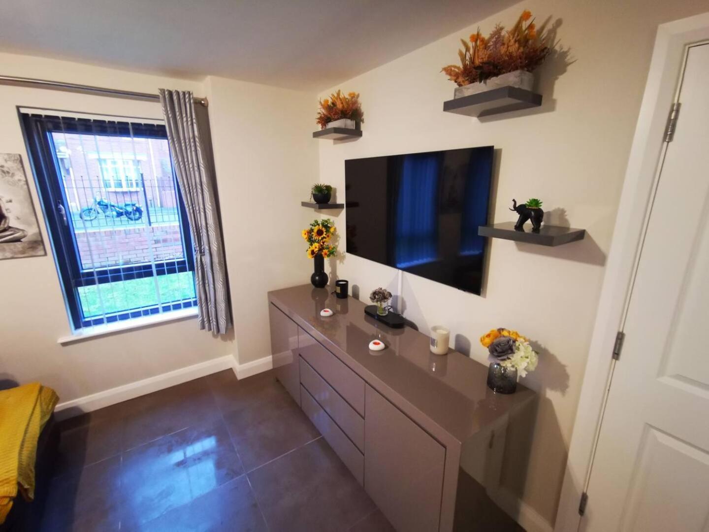 Belfast Central 2 Bedroom Luxurious Modern Stay Exterior photo