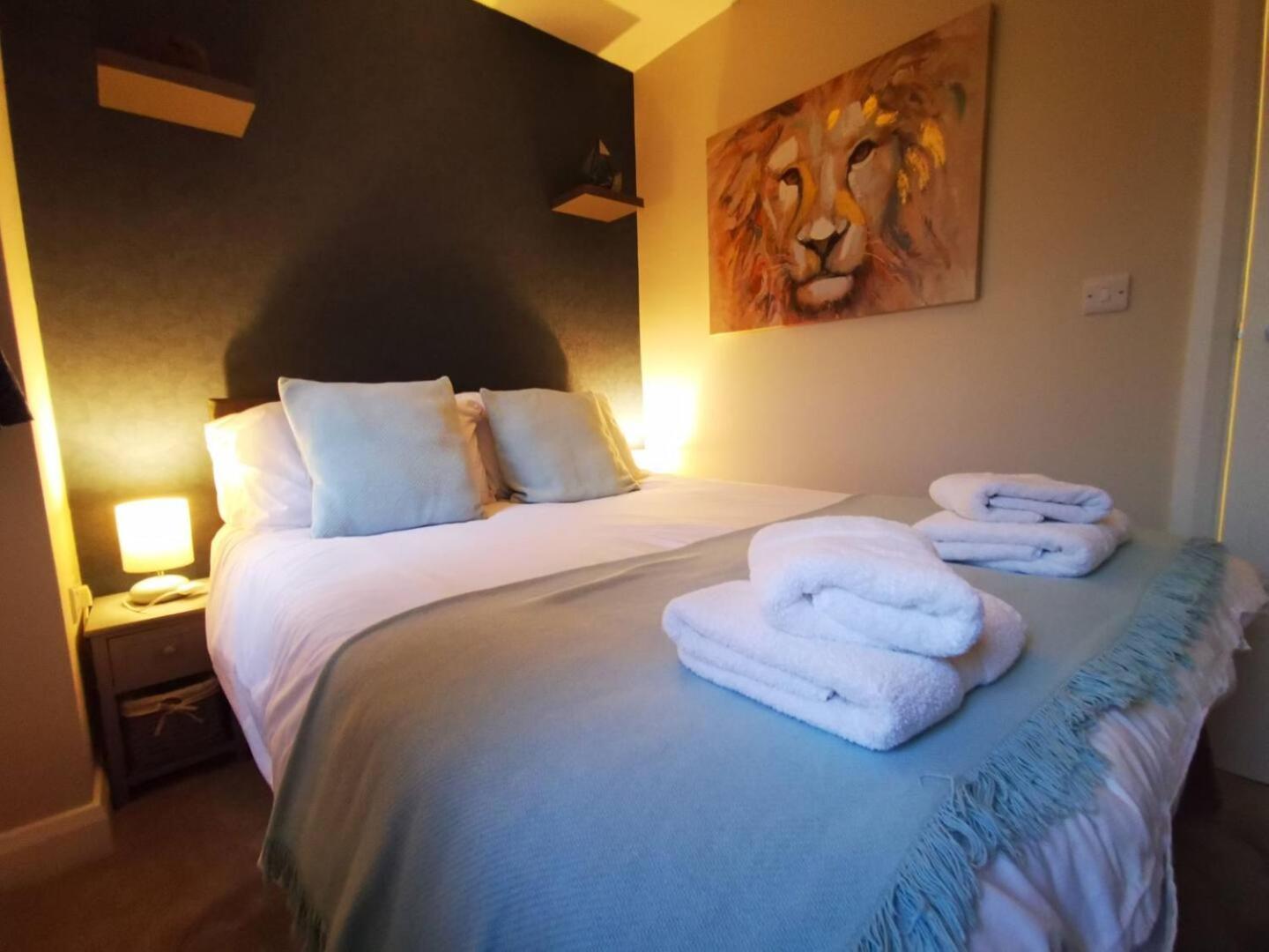 Belfast Central 2 Bedroom Luxurious Modern Stay Exterior photo