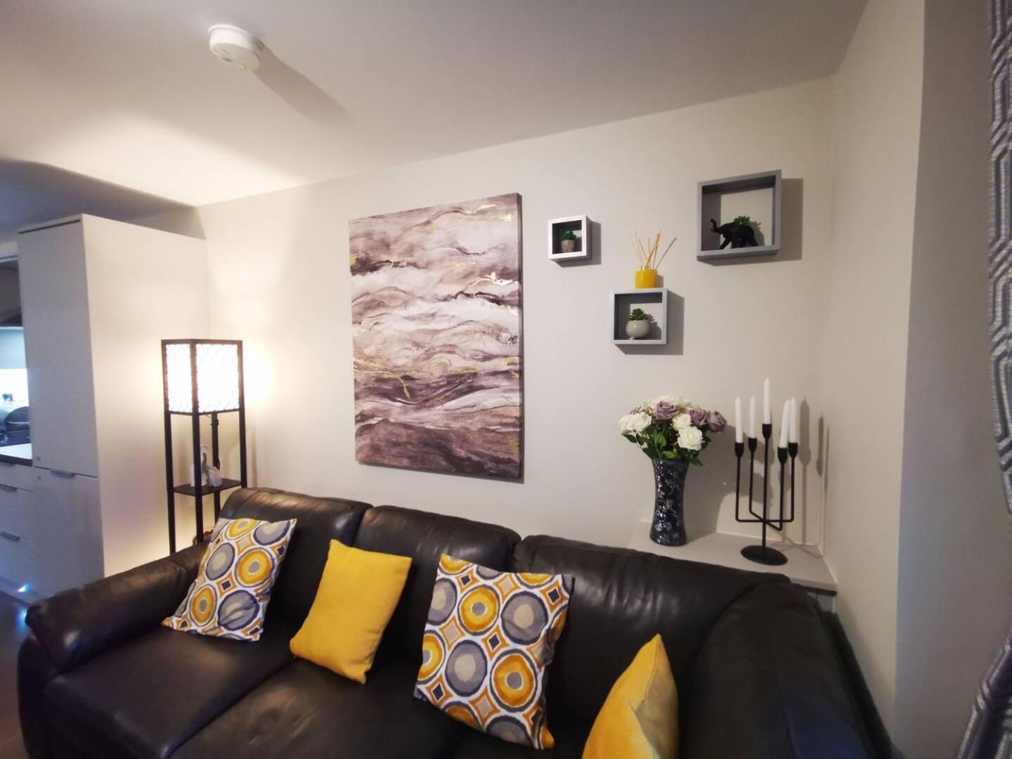 Belfast Central 2 Bedroom Luxurious Modern Stay Exterior photo